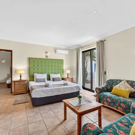 Quinta Dos Loendros By Algarve Holidays
