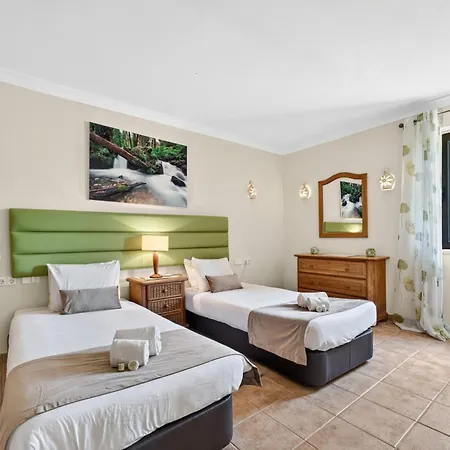 Quinta Dos Loendros By Algarve Holidays لاغوا